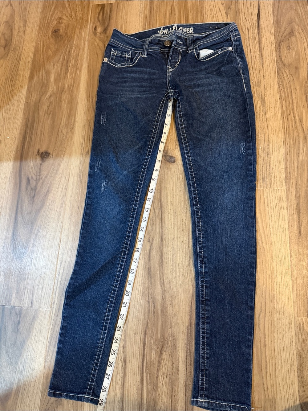 Wallflower Women's Dark Indigo Stretch Skinny Jeans